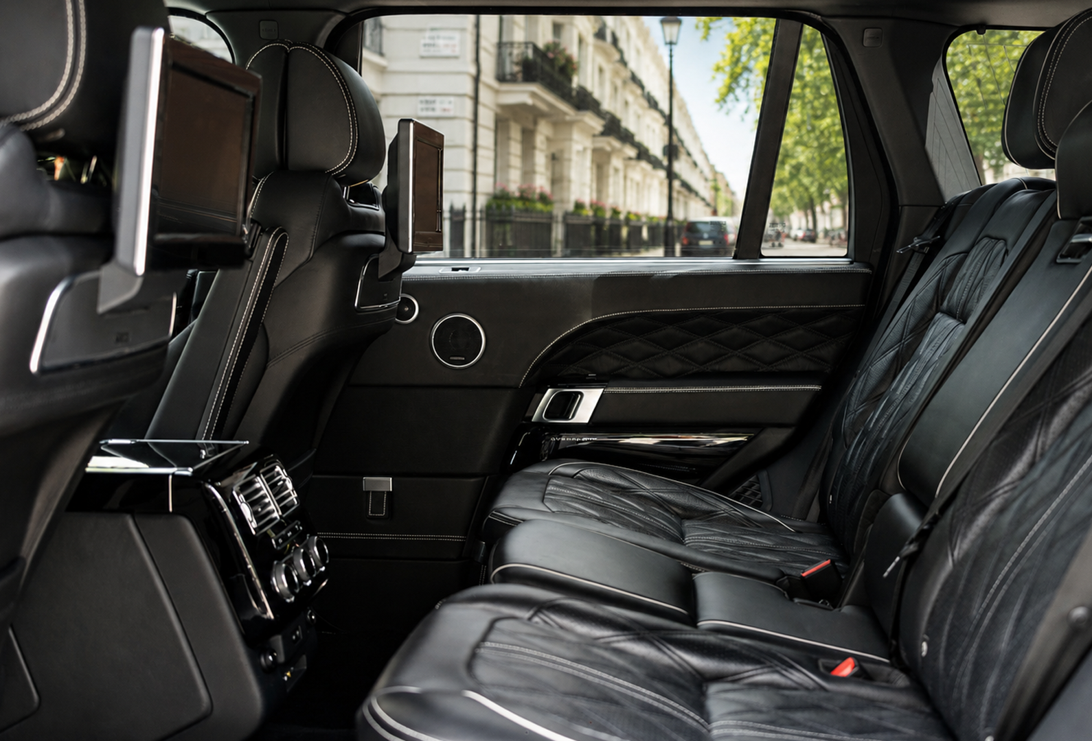 London-VIP-Travel-Range-Rover-Autobiography-Interior-Image04