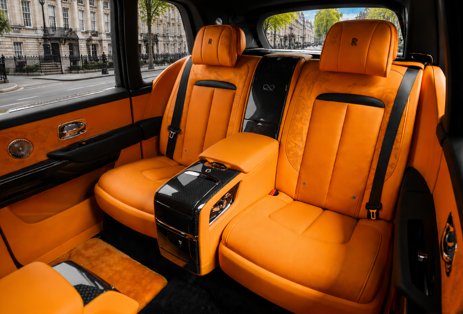 London-VIP-Travel-Rolls-Royce-Cullinan-Interior-Image04