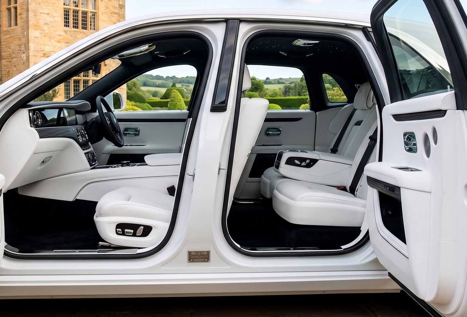 London-VIP-Travel-Rolls-Royce-Ghost-Interior-Image02